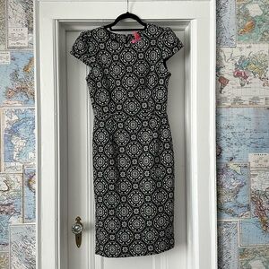 Betsey Johnson black white and grey sheath dress, size 8